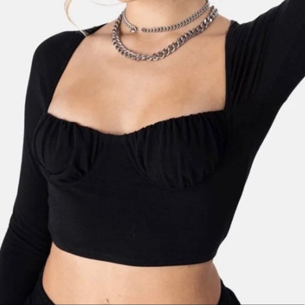 adika long sleeve black crop top SMALL
